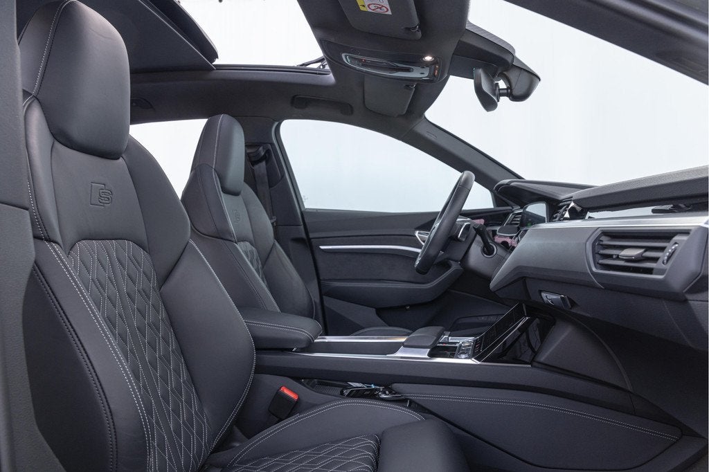 Audi Q8 Sportback e-tron 55 Quattro 408pk 115 kWh S-Line S-s, Auto's, Audi, Automaat, Gebruikt, Leder, Vierwielaandrijving