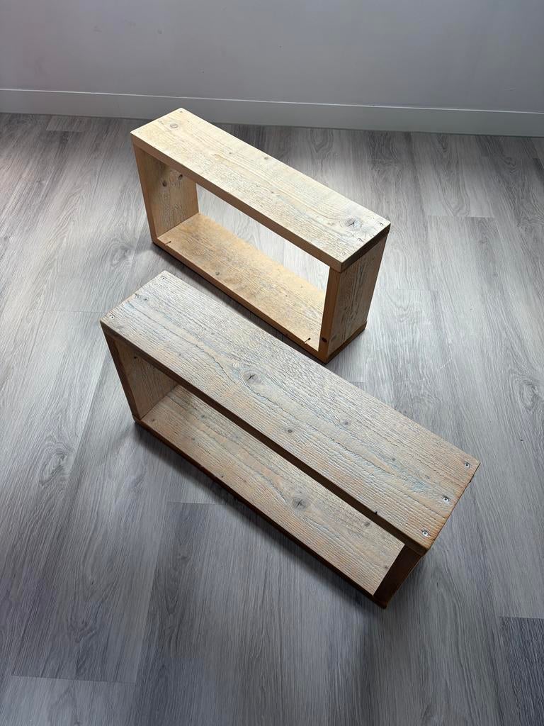 Set van 2 houten wandplanken / kubes kastje, Ophalen, Zo goed als nieuw