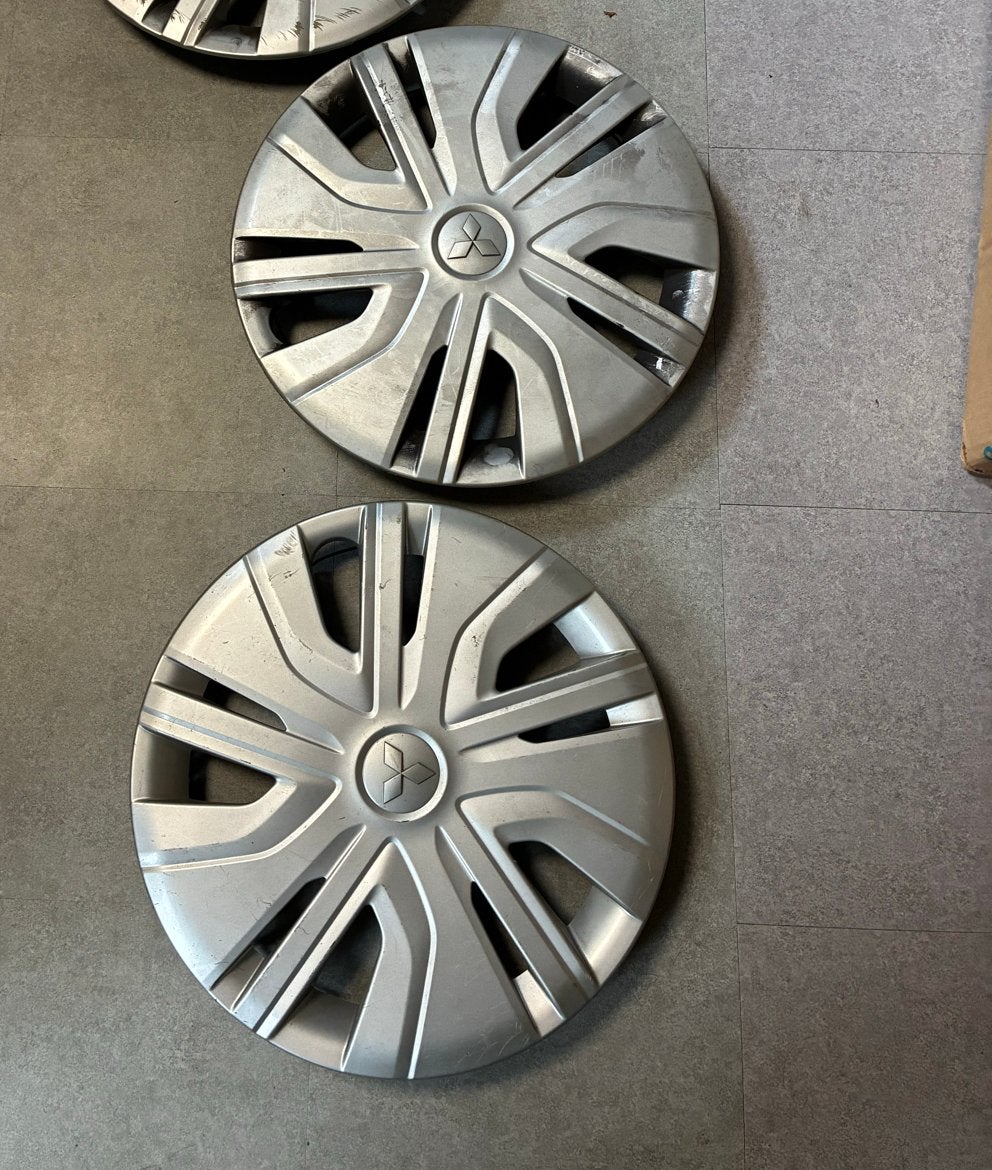 Set van 2 Mitsubishi wieldoppen, Ophalen of Verzenden, Gebruikt