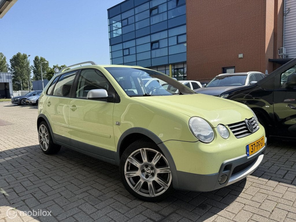 Volkswagen Polo 1.4-16V FUN nw apk nw allseason bandeb, Auto's, Voorwielaandrijving, Gebruikt, 4 cilinders, 1081 kg