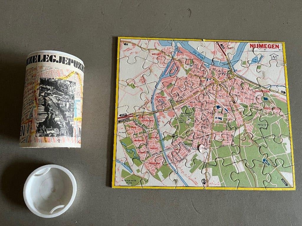 kleine vintage legpuzzle Nijmegen, Ophalen, Minder dan 500 stukjes, Gebruikt, Legpuzzel