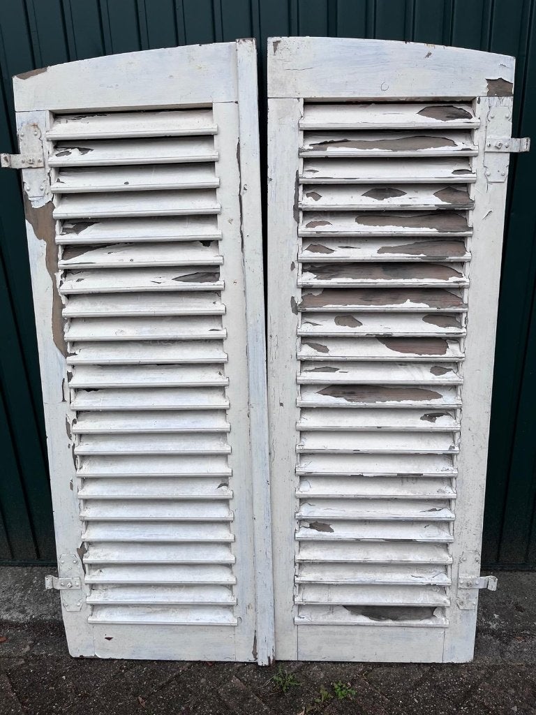 Brocante oude houten witte Louvre luiken, Ophalen, Hout, ---, 56 cm