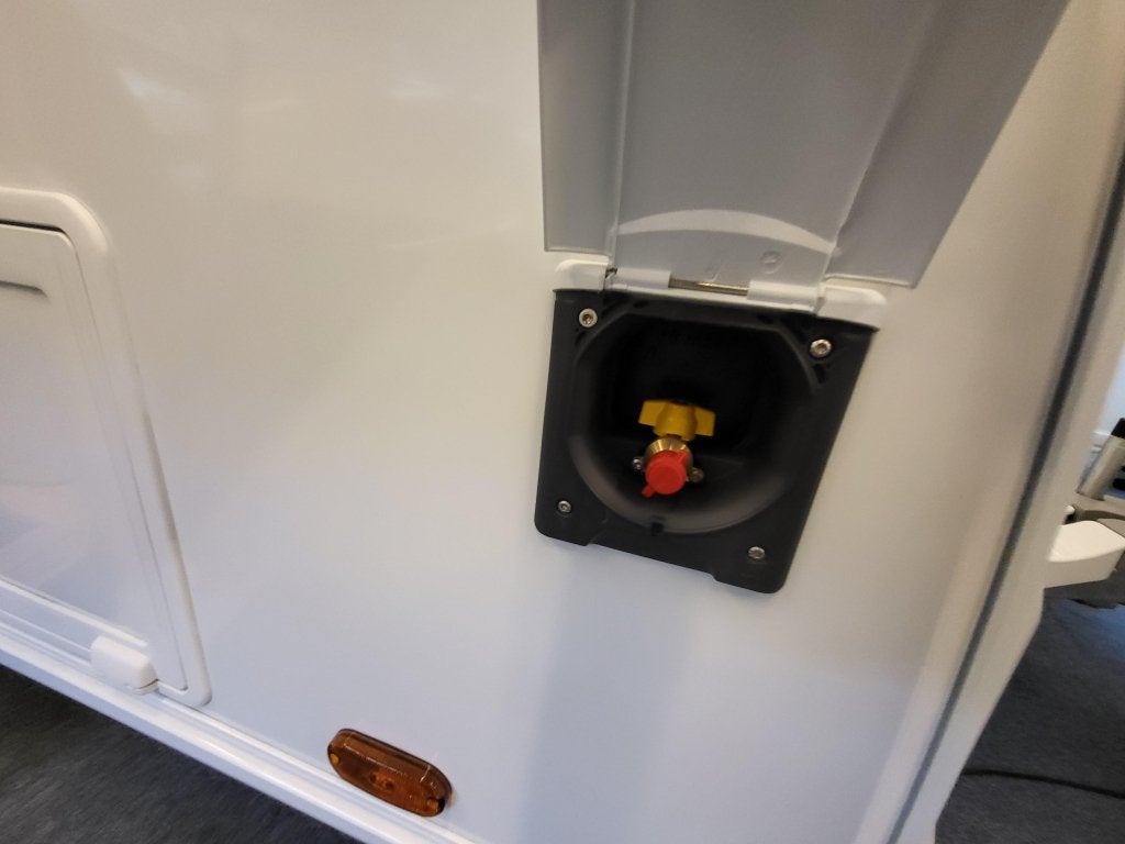 Knaus Sport 500 KD; zeer compleet uitgevoerd af fabriek, Schokbreker, Bedrijf, Treinzit, Knaus