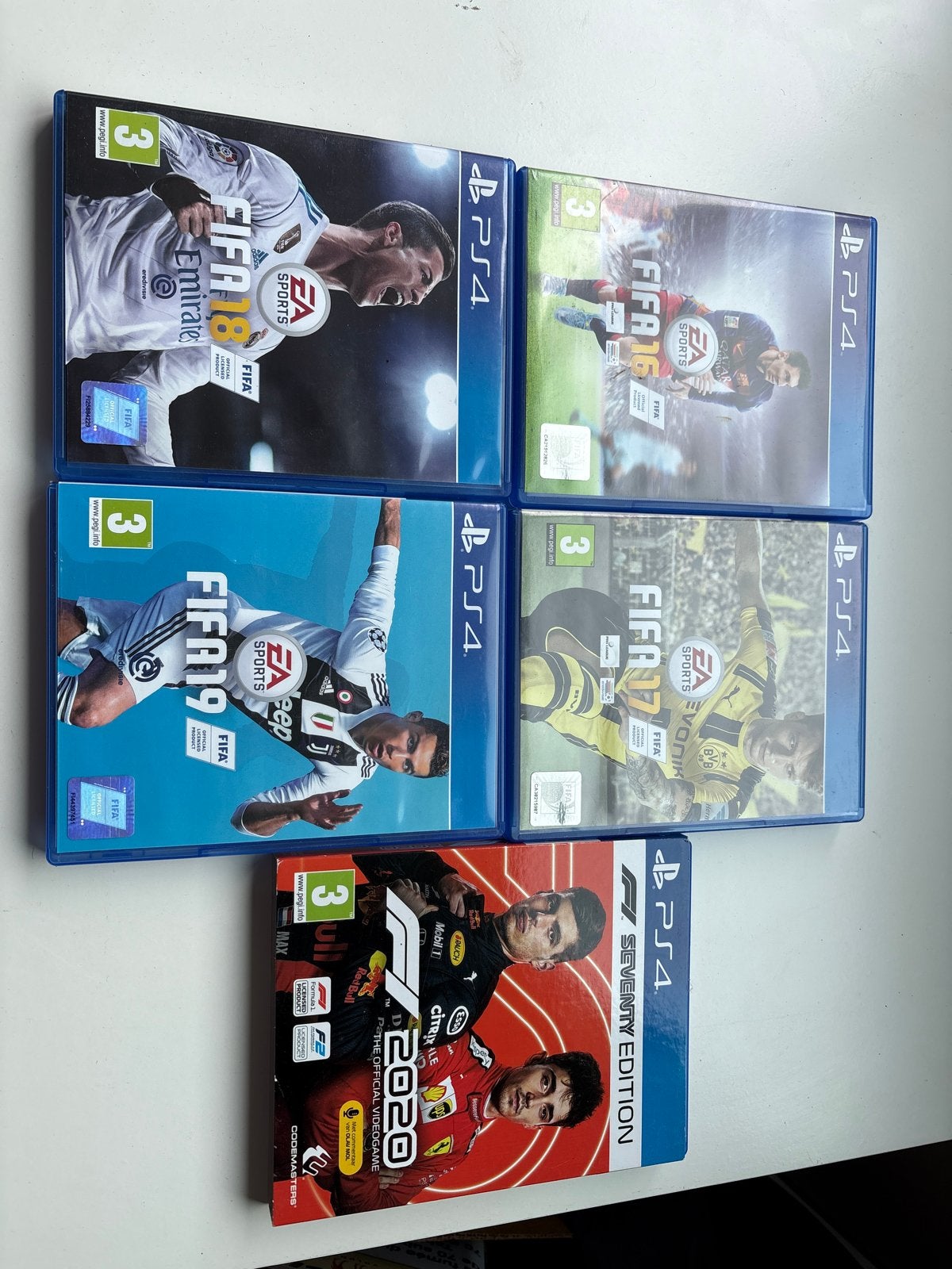 PS4 games - FIFA en F1 2020 (5,00 per stuk), Gebruikt, 1 speler, Ophalen of Verzenden, Vanaf 3 jaar