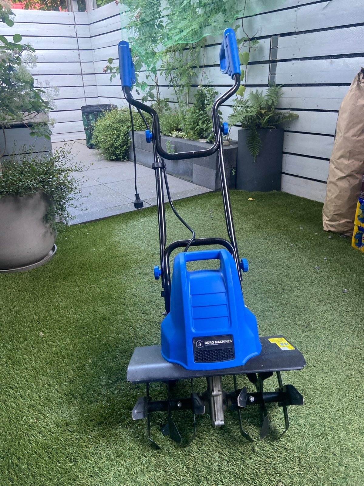 Tuinfrees Borg Machines Elektrische Grondfrees 1500W - zgan, Ophalen, Zo goed als nieuw, Elektrische grasmaaier