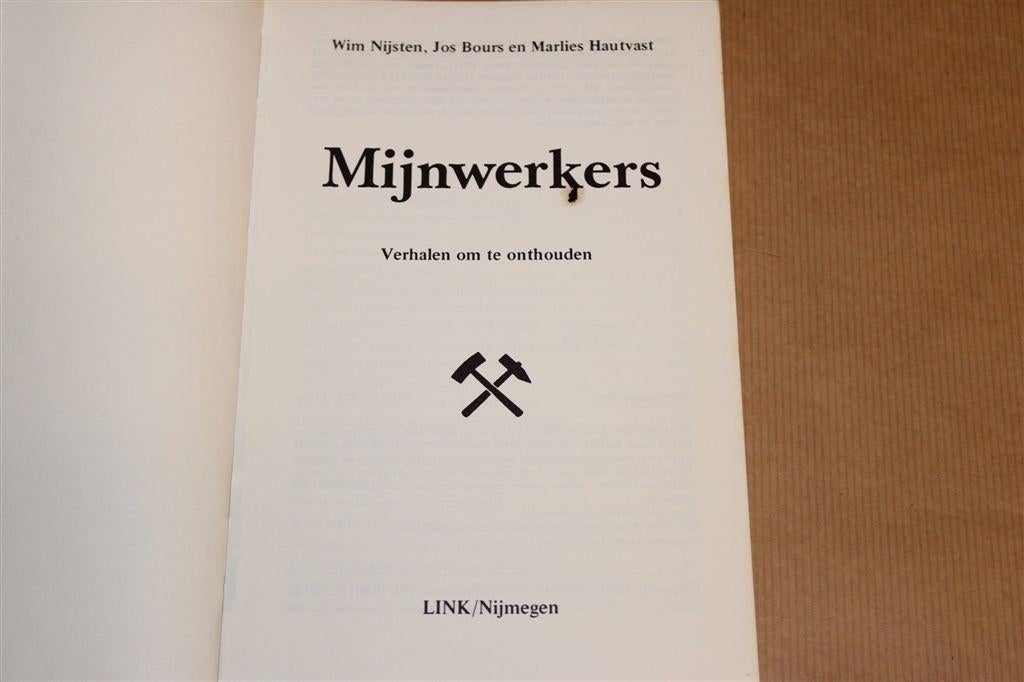 Mijnwerkers — Zwart-wit Foto\'s & Verhalen, Boeken, Ophalen of Verzenden, Gelezen