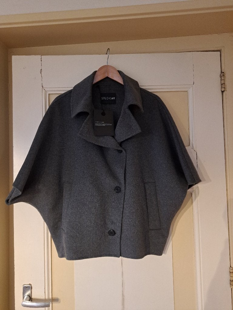 Studio Ar Avy cape jas maat s, Kleding | Dames, STUDIO AR, Nieuw, Ophalen of Verzenden, Maat 36 (S)
