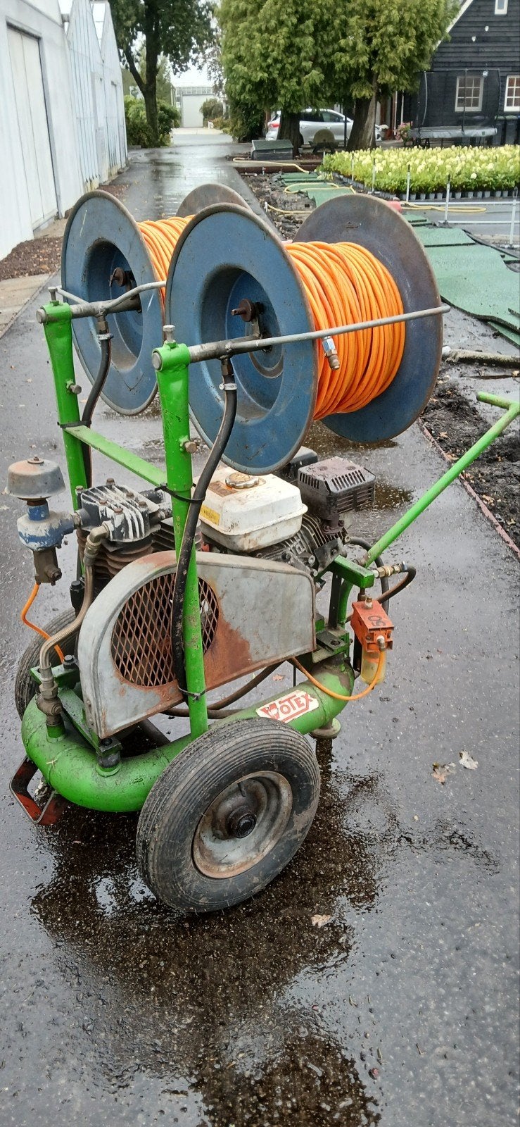 Votex compressor met Honda motor en dubbele slanghaspel, Ophalen, Gebruikt, 200 tot 400 liter/min
