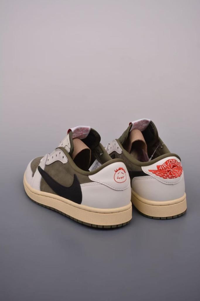 Nike Air Jordan 1 Low Travis Scott Olive, Kleding | Heren, Schoenen, Nieuw, Sneakers of Gympen, Overige kleuren, Ophalen of Verzenden