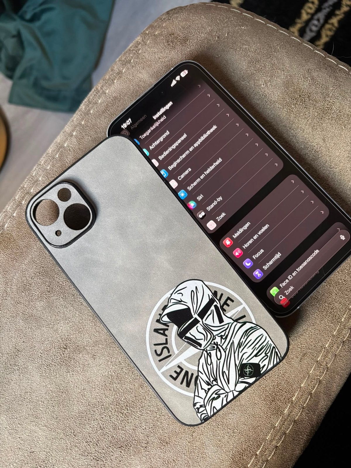 iPhone 15 Plus 128GB Wit met 2 hoesjes en doos, Ophalen, 128 GB, Wit, Zo goed als nieuw