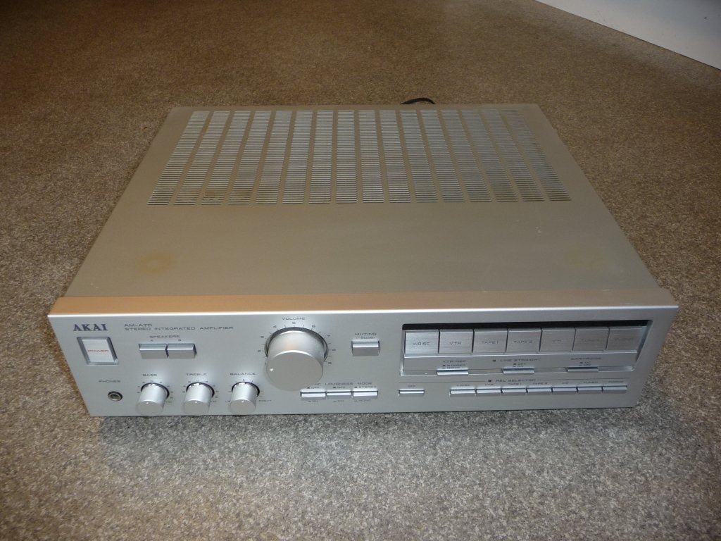 Zeer nette Akai AM-A70 versterker - zilver !, Zo goed als nieuw, 120 watt of meer, Stereo, Ophalen