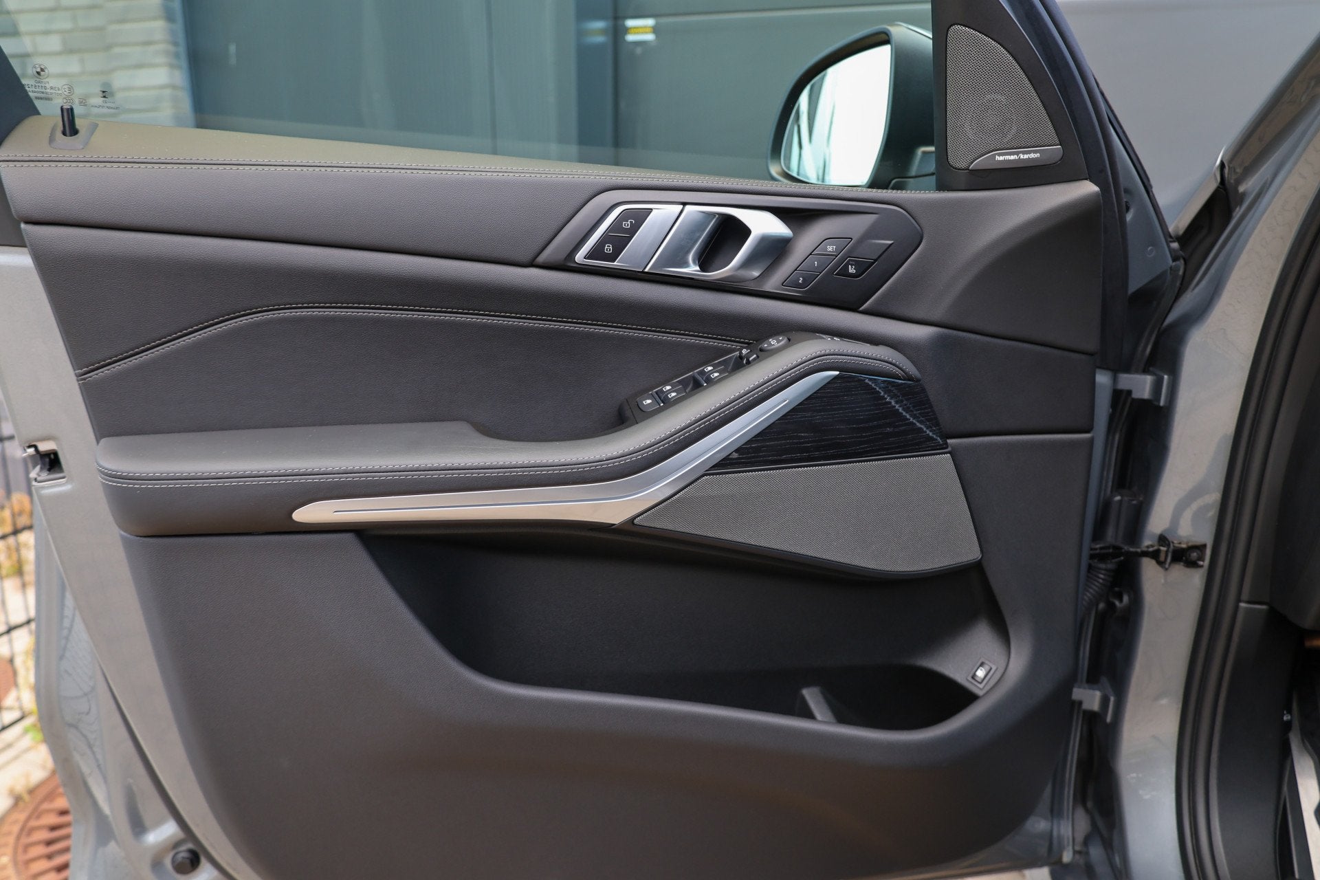 Foto 25 van BMW X5 xDrive50e | BTW | SKYLOUNGE | 22 INCH | COMFORTSTOELE