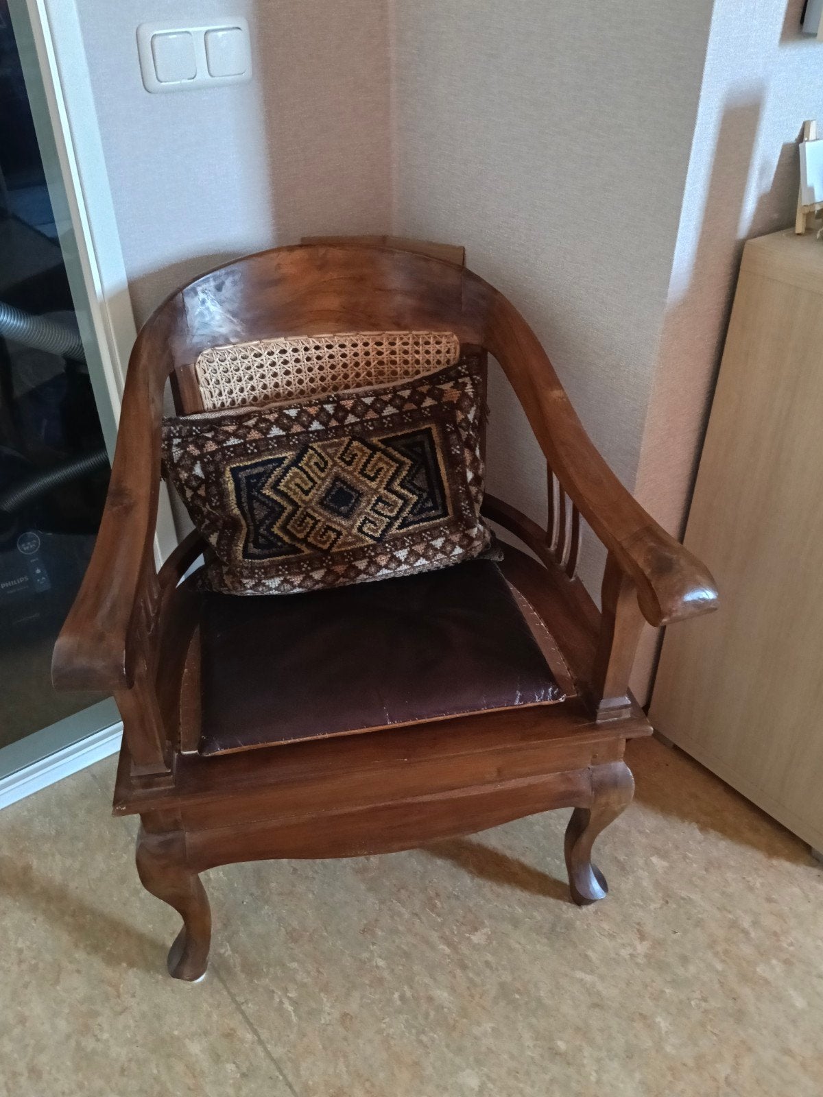 Antieke fauteuil, Ophalen