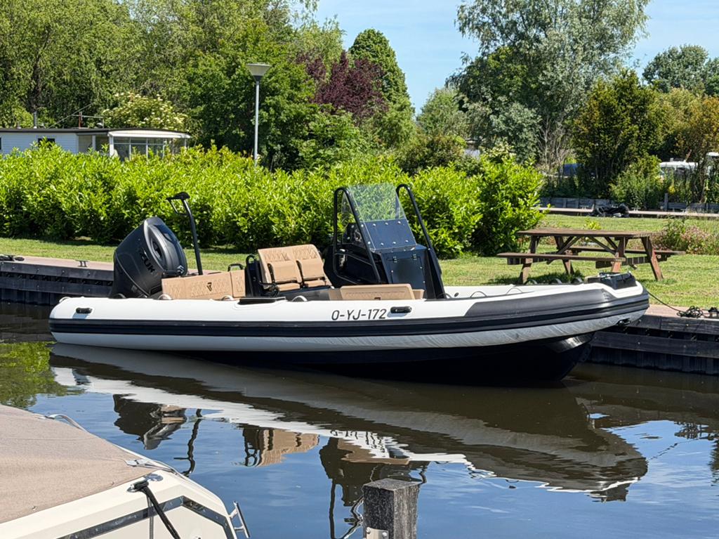 Rib 150 PK Suzuki STEALTH 2026✅🛥️, Watersport en Boten, Ophalen of Verzenden, Zo goed als nieuw, Kussens, Benzine