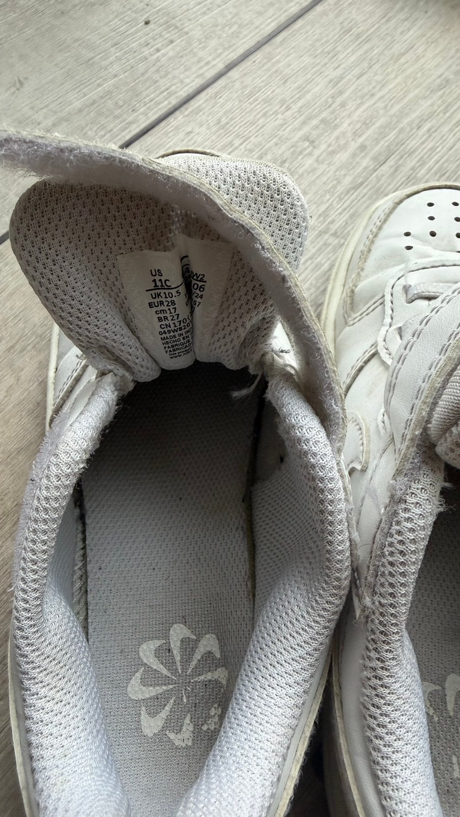 Nike wit maat 28, Ophalen of Verzenden, Zo goed als nieuw, Jongen of Meisje, Sportschoenen