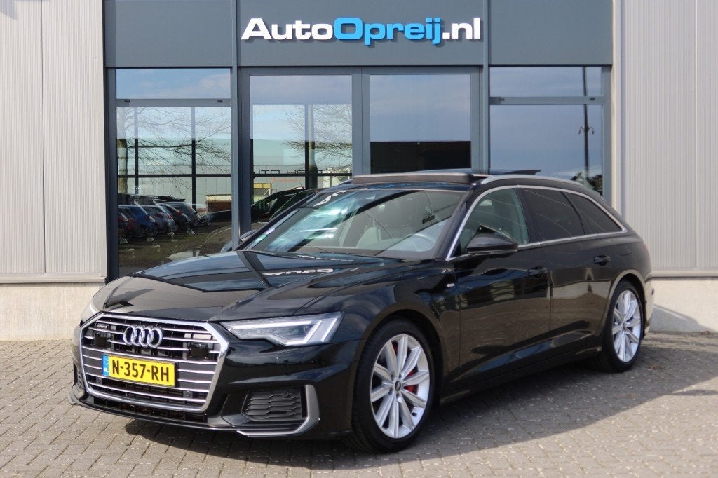 Audi A6  A6 Avant 55TFSI e Quattro S Line Competition Pano d, Auto's, Audi, Automaat, USB, Gebruikt, Zwart