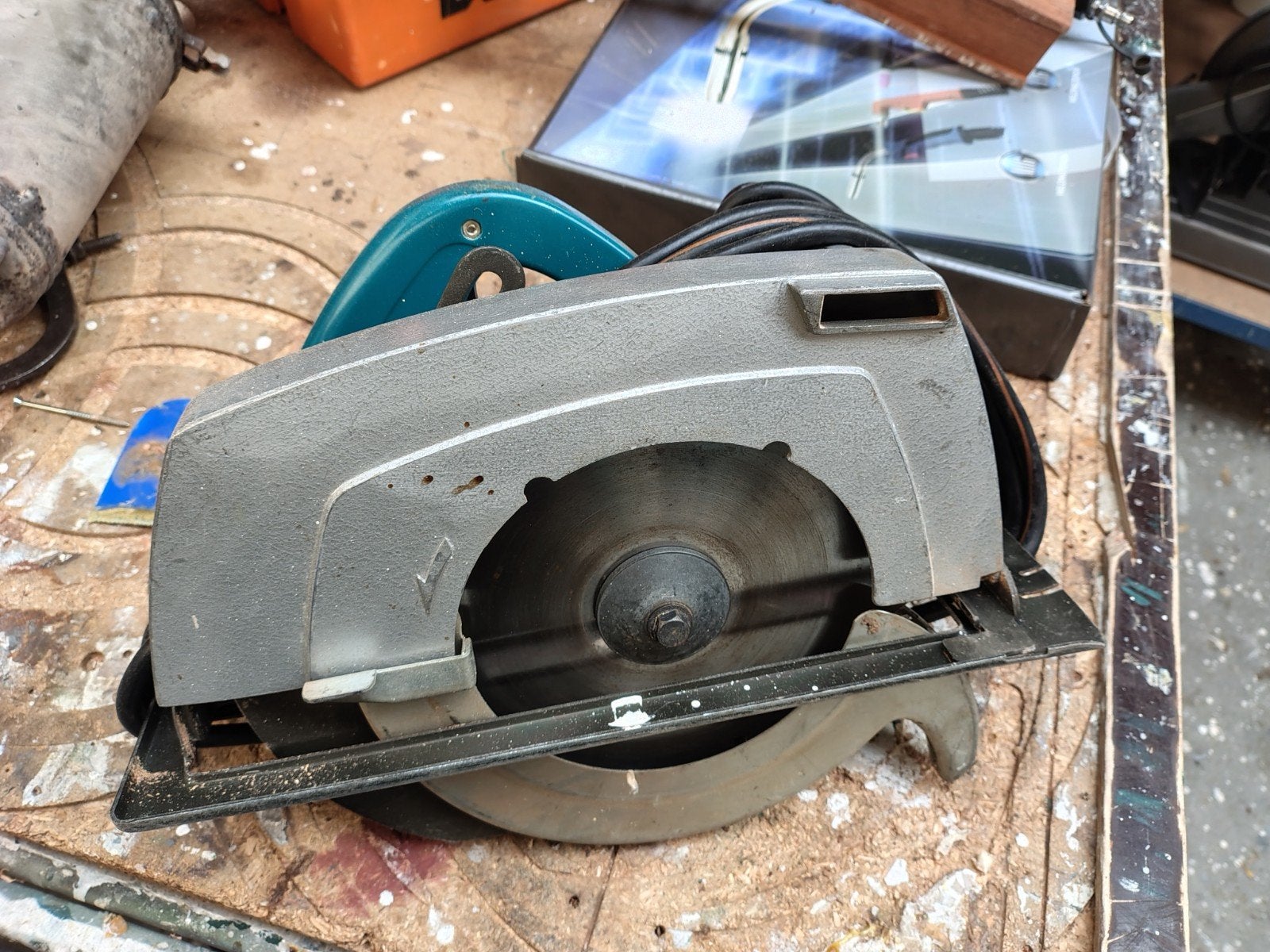 Makita cirkelzaag, Ophalen, Gebruikt, Cirkelzaag, Makita
