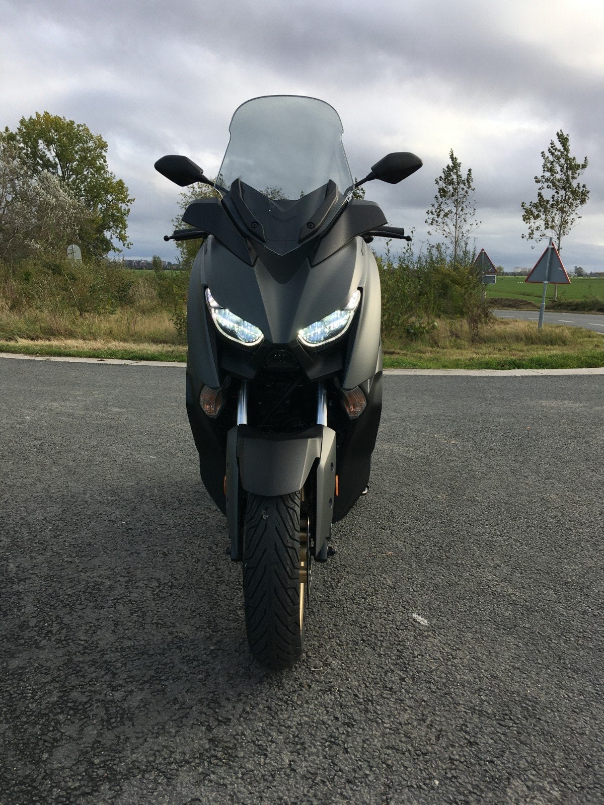Yamaha XMax Tech Max 400 - Akrapovic, Varioset, Stuurverw., Motoren, Particulier, Scooter