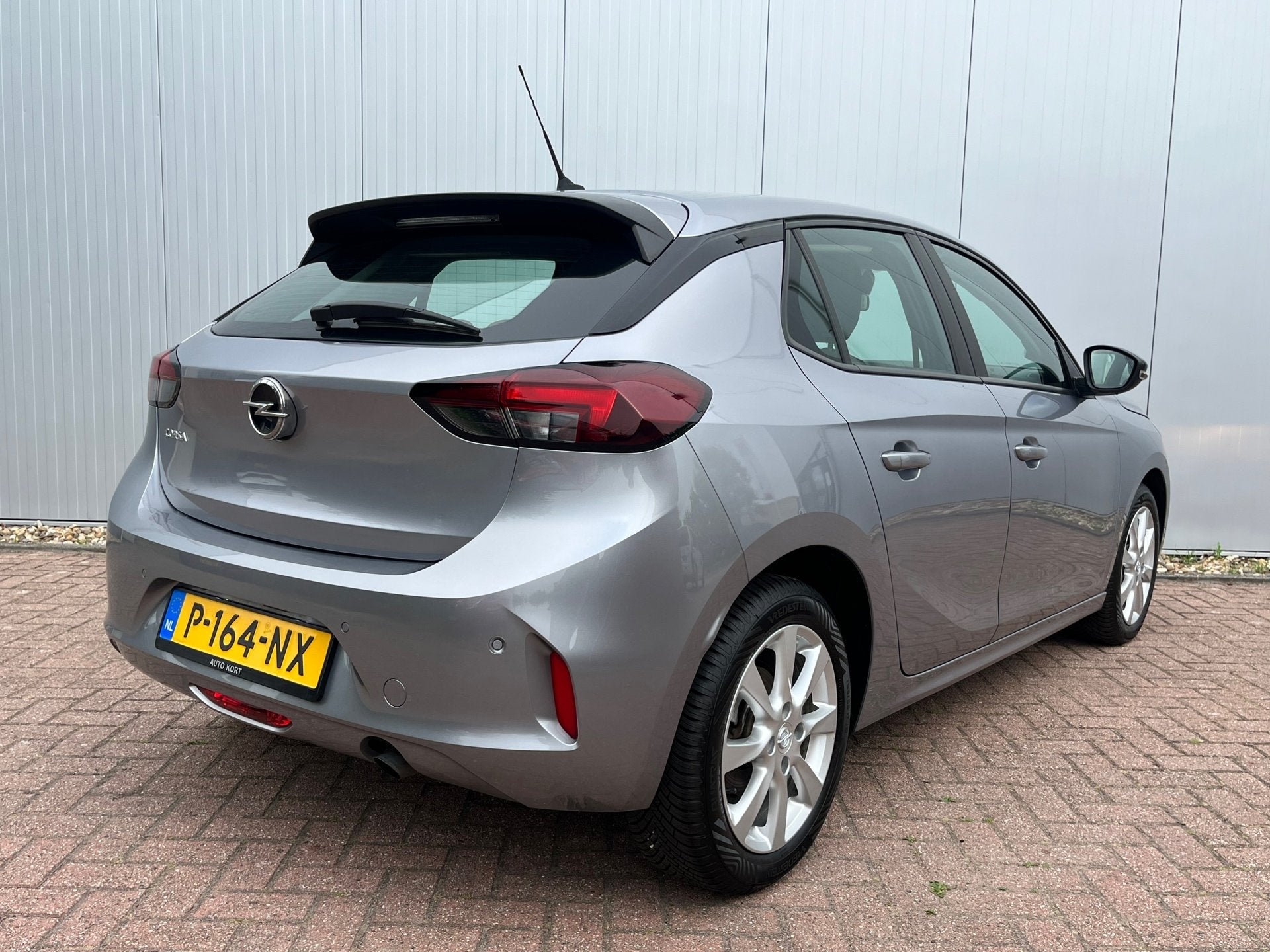 Opel Corsa 1.2 Edition | Parkeersensoren | Navigatie | Licht, Auto's, Voorwielaandrijving, Gebruikt, Met garantie (alle), 49 €/maand