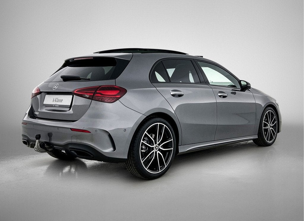 Mercedes-Benz A-Klasse 180 Business Solution AMG | AMG Line, Auto's, Mercedes-Benz, 136 pk, 4 cilinders, Bedrijf, Nieuw