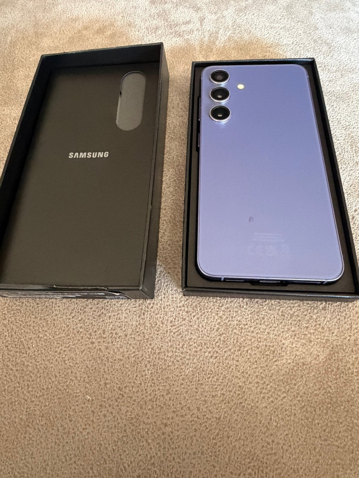Samsung galaxy s24 violet, ziet er nog erg netjes uit !!!, Galaxy S24, Paars, Ophalen of Verzenden, Zo goed als nieuw