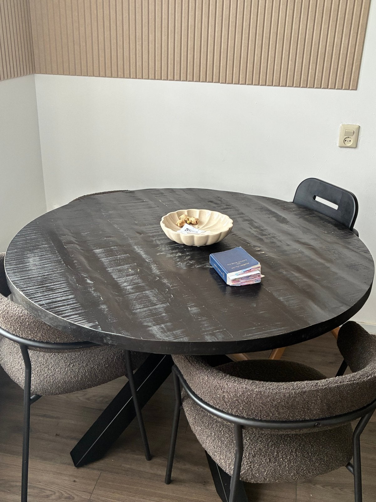 Eettafel met 4 teddy stoelen - Mango hout - Waalwijk, Ophalen, Gebruikt, 100 tot 150 cm, Rond