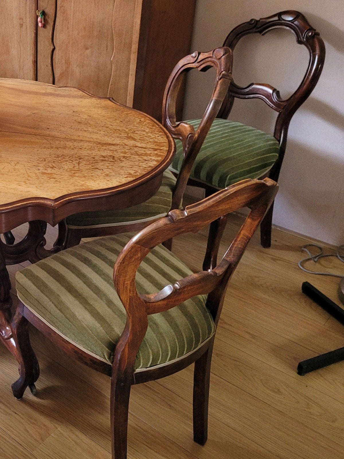 6 Brocante stoelen met tafel antiek, Ophalen