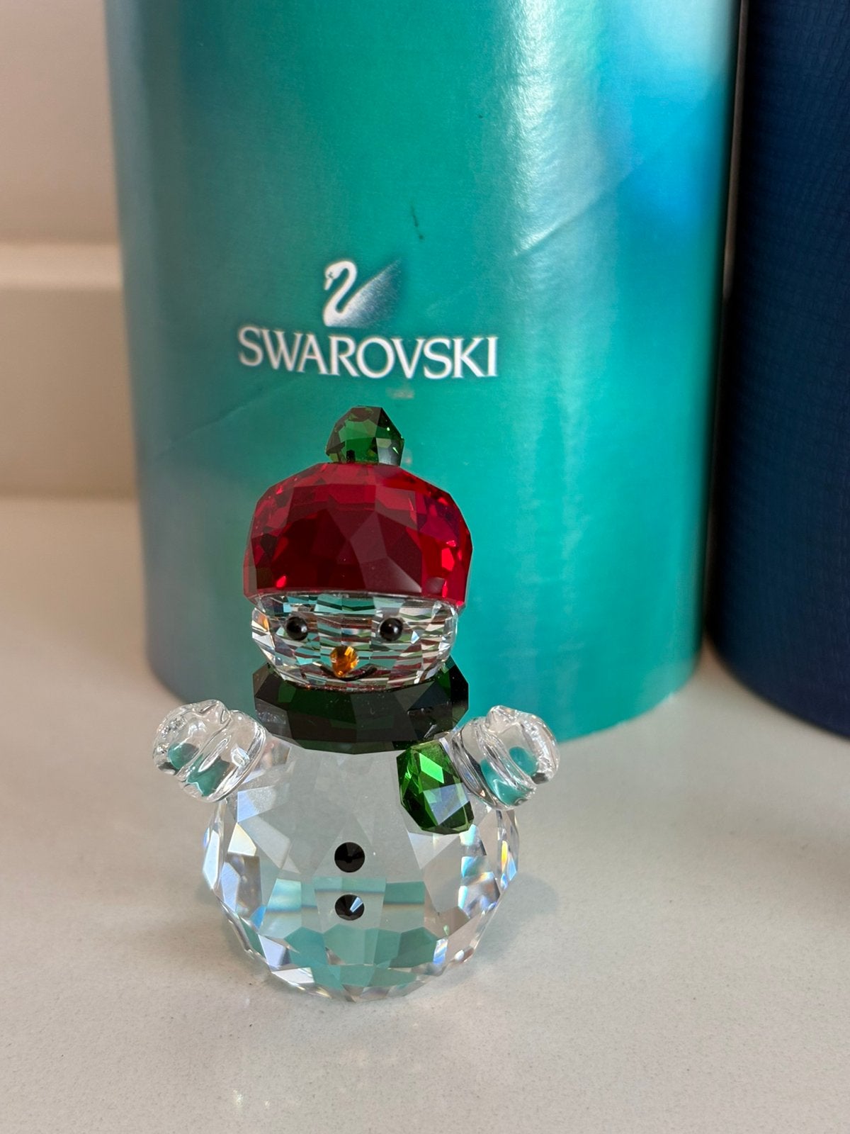Swarovski sneeuwman rode hoed, Ophalen of Verzenden, Zo goed als nieuw, Figuurtje