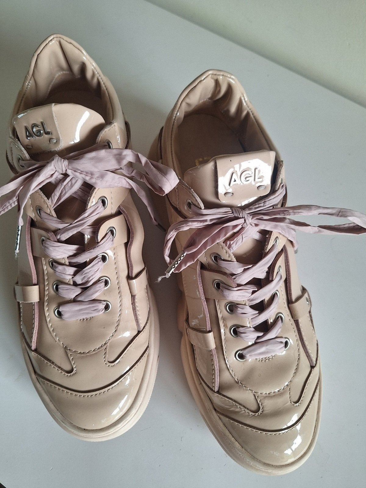 Attilio Giusti Leombruni mooie hoogglans sneakers maat 39, Attilio Giusti Leombruni, Beige, Ophalen of Verzenden, Sneakers of Gympen