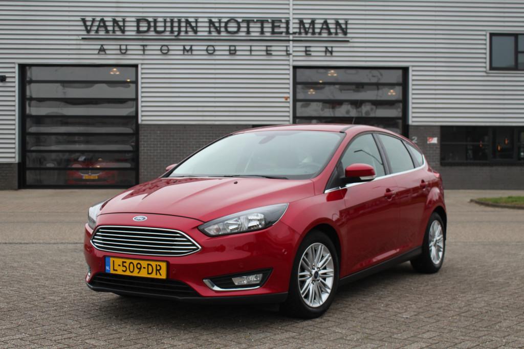 Ford Focus 1.0 First Edition / Navigatie / Keyless / PDC, Auto's, Stof, Gebruikt, Met garantie (alle), Grijs