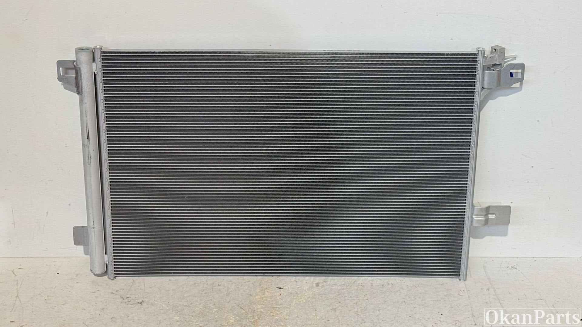 Volkswagen Transporter Airco Condensor Radiateur 7E0820411G, Info@fabrikant.eu, Fabrikantstraat 1
1000 AA  Amsterdam, NL, Ophalen of Verzenden