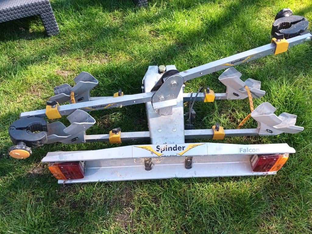 Spinder Falcon RC-2-F     Zo goed als nieuw, Ophalen, 2 fietsen, Gebruikt, Trekhaakdrager