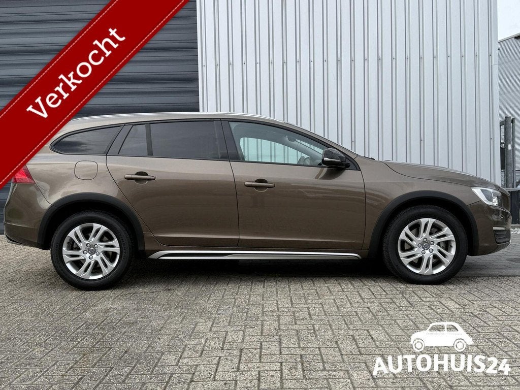 Volvo V60 Cross Country 2.0 T5 245pk Nordic+ NL-AUTO|1-EIGEN, 15 km/l, Gebruikt, 4 cilinders, 1600 kg