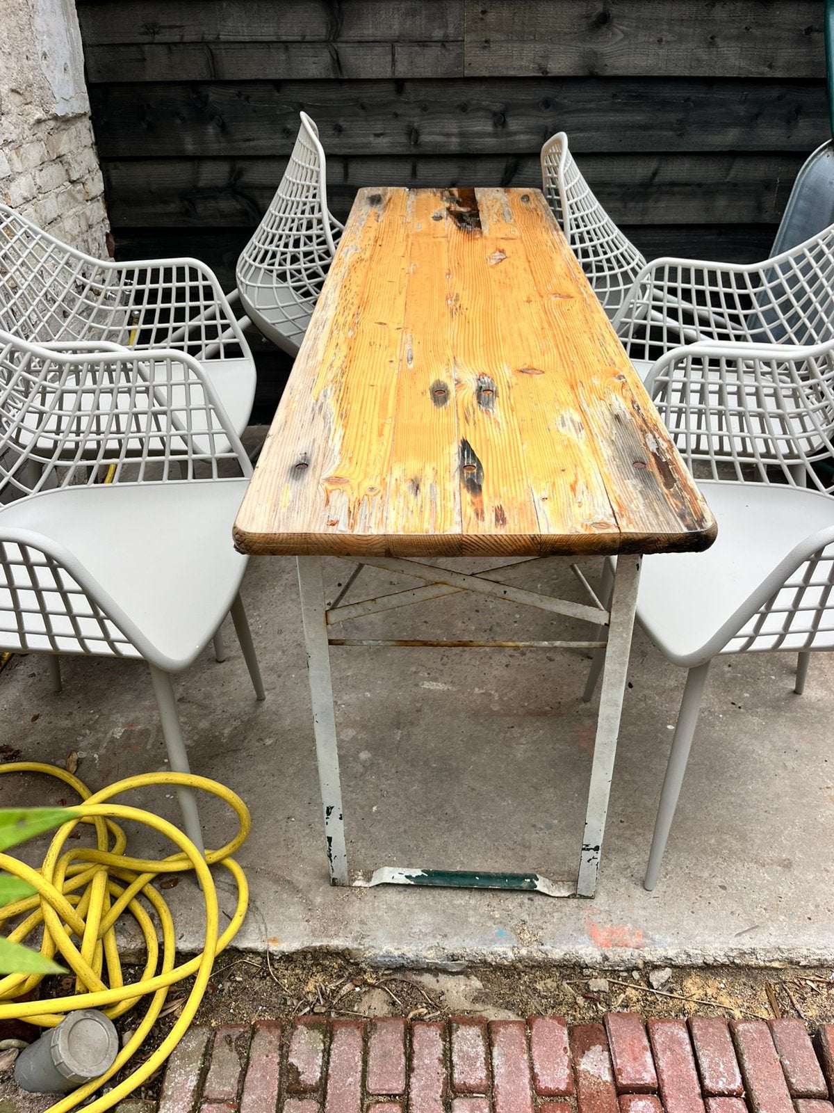 Gebruikte biertafel met 1 bankje gratis op te halen, Ophalen, Gebruikt, Rechthoekig, Hout