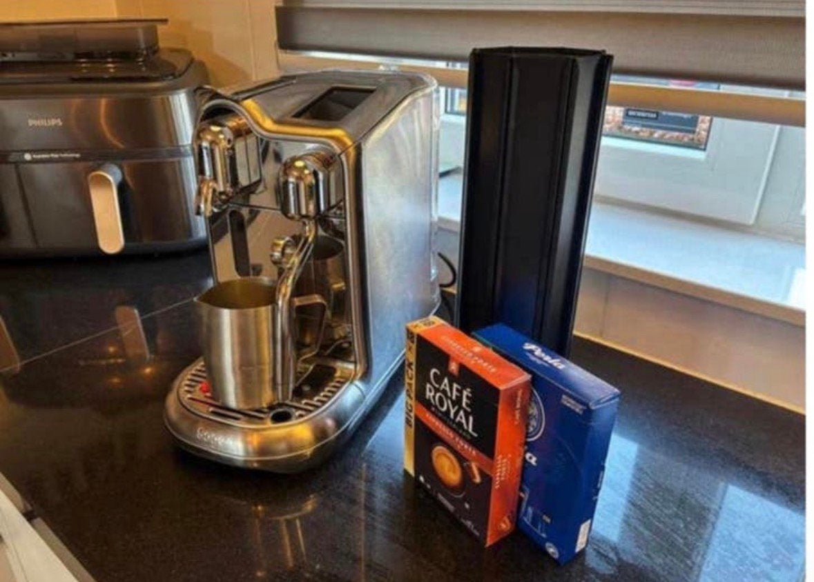 Nespresso Creatista Pro + Capsulehouder & Koffiecups, Ophalen, Koffiepads en cups, Gebruikt, Koffiemachine