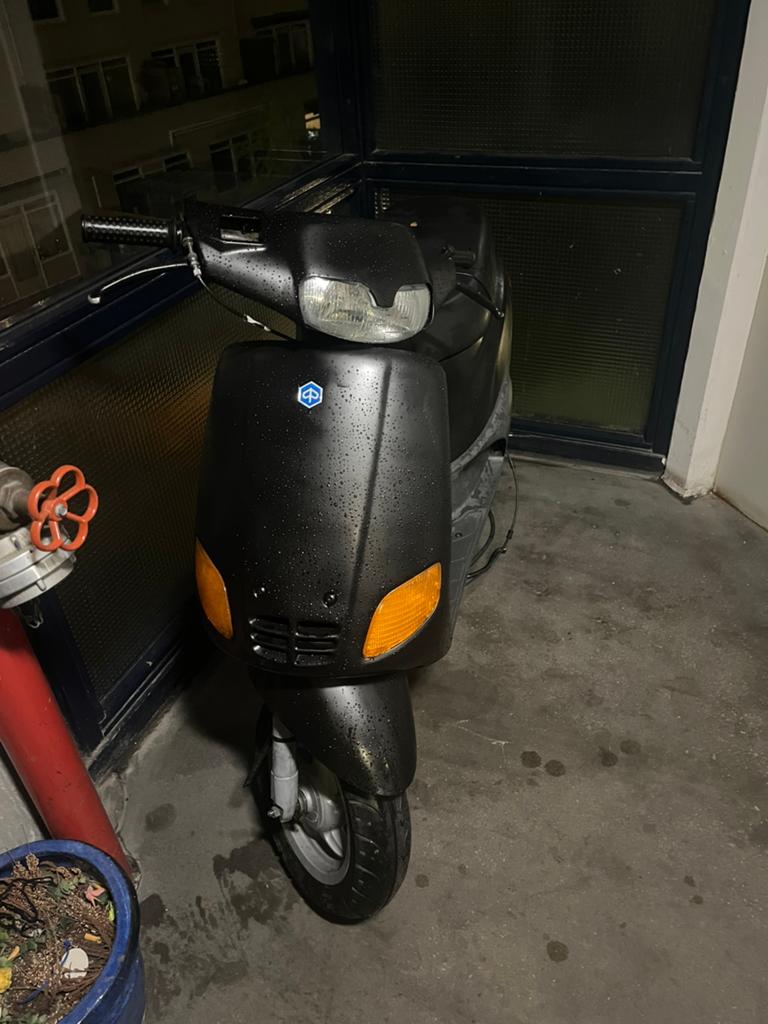 Zip type 2 70cc tekoop, Fietsen en Brommers, Scooters | Piaggio, Zo goed als nieuw, Zip, Tweetakt, Ophalen of Verzenden