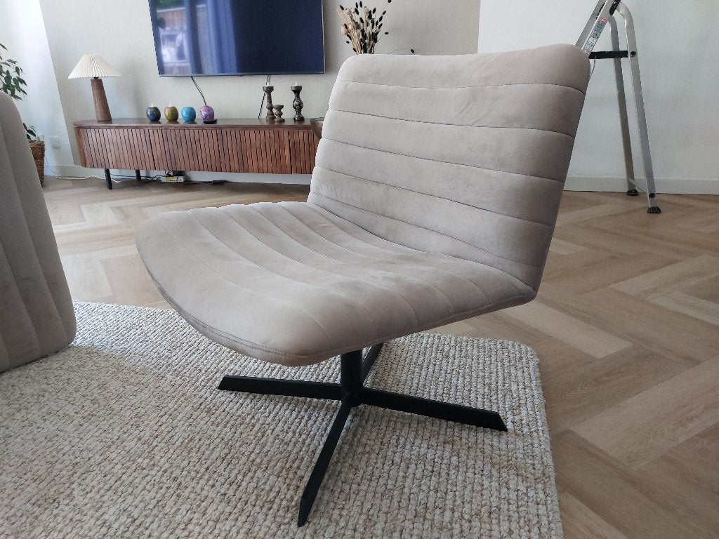 2x Draaifauteuilles velvet taupe, Huis en Inrichting, Fauteuils, Ophalen, Japandi, Minder dan 75 cm, Zo goed als nieuw