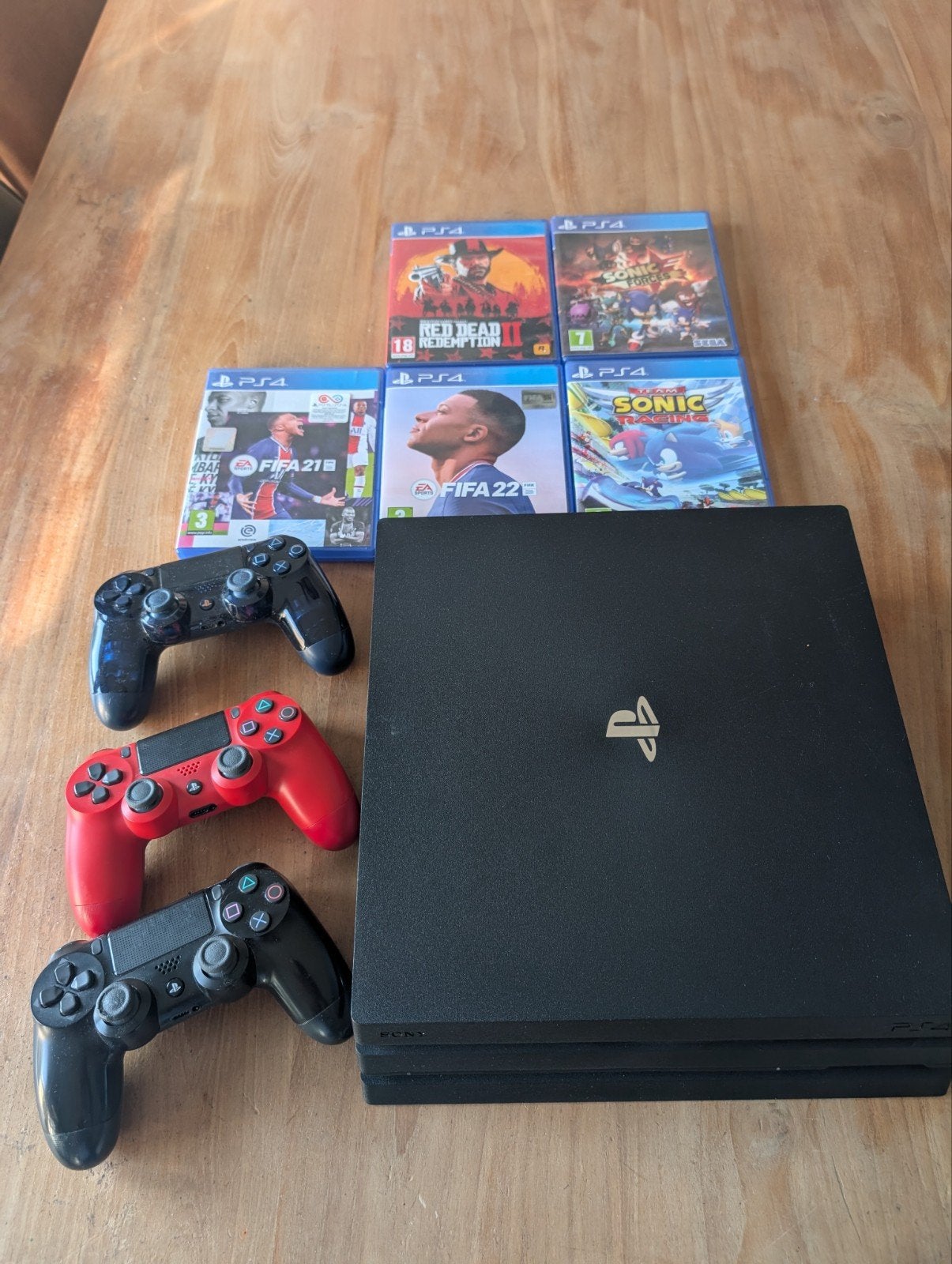 PlayStation 4 Pro  + 3 controllers + games, Spelcomputers en Games, Spelcomputers | Sony PlayStation 4, Ophalen of Verzenden, Zo goed als nieuw