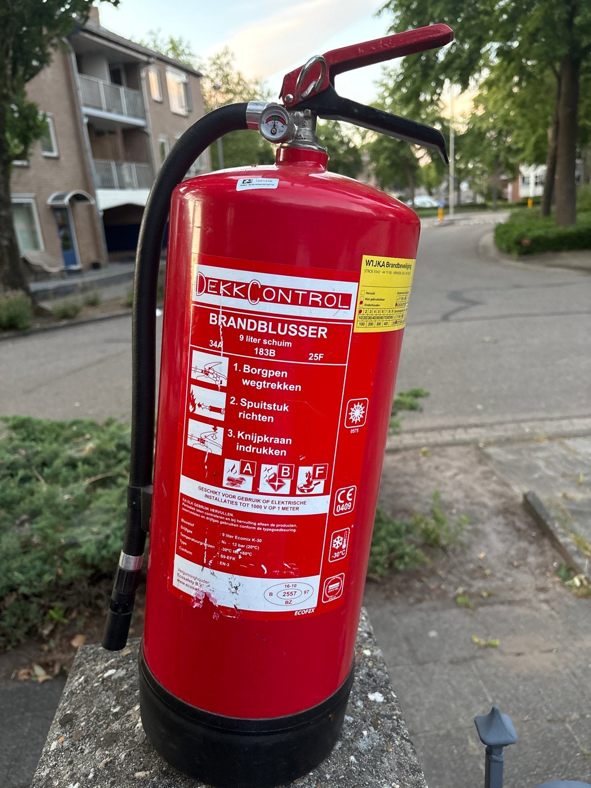 DEKK CONTROL Brandblusser 9 liter schuim, Ophalen, Zo goed als nieuw, Brandblusser