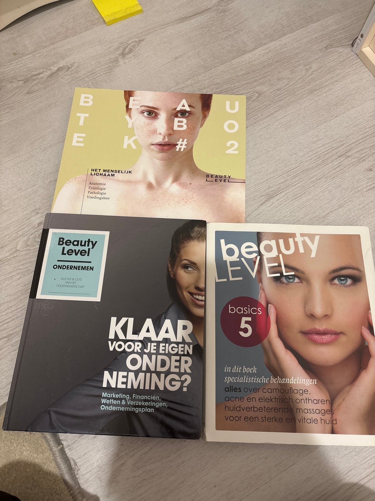 Beauty Level Boeken: Ondernemen, Lichaam & Basics 5, Ophalen, Gamma, Gelezen, MBO