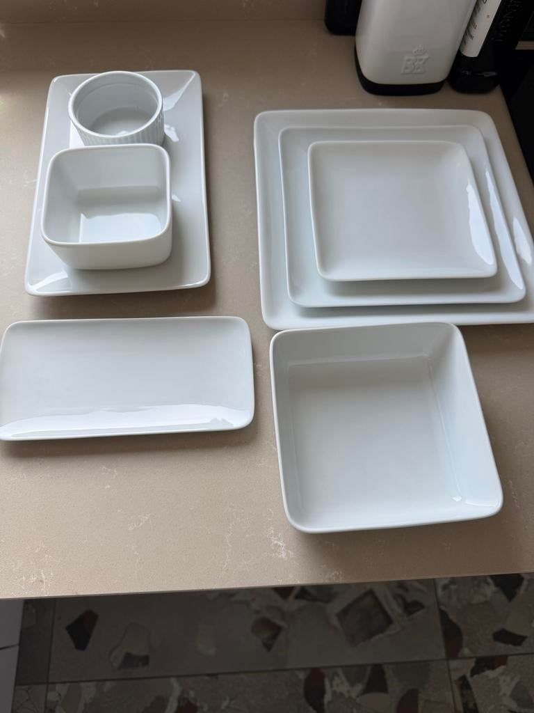 Hema wit servies - schalen, borden, kommetjes, Keramiek, Overige typen, Ophalen of Verzenden, Zo goed als nieuw
