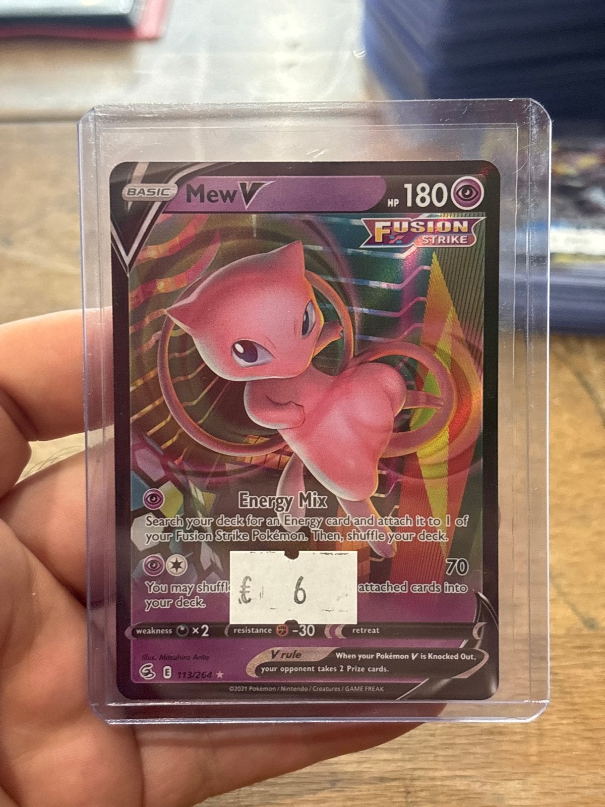 Mew V Fusion Strike Pokémon Kaart 113/264, Ophalen of Verzenden, Zo goed als nieuw, Losse kaart, Foil