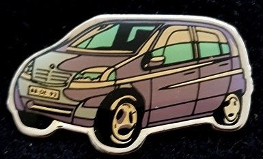 Mercedes-Benz B-Klasse pin lila, Verzenden, Nieuw, Transport, Speldje of Pin