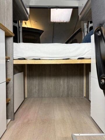 Foto 10 van Peugeot Boxer Camper - dwarsbed