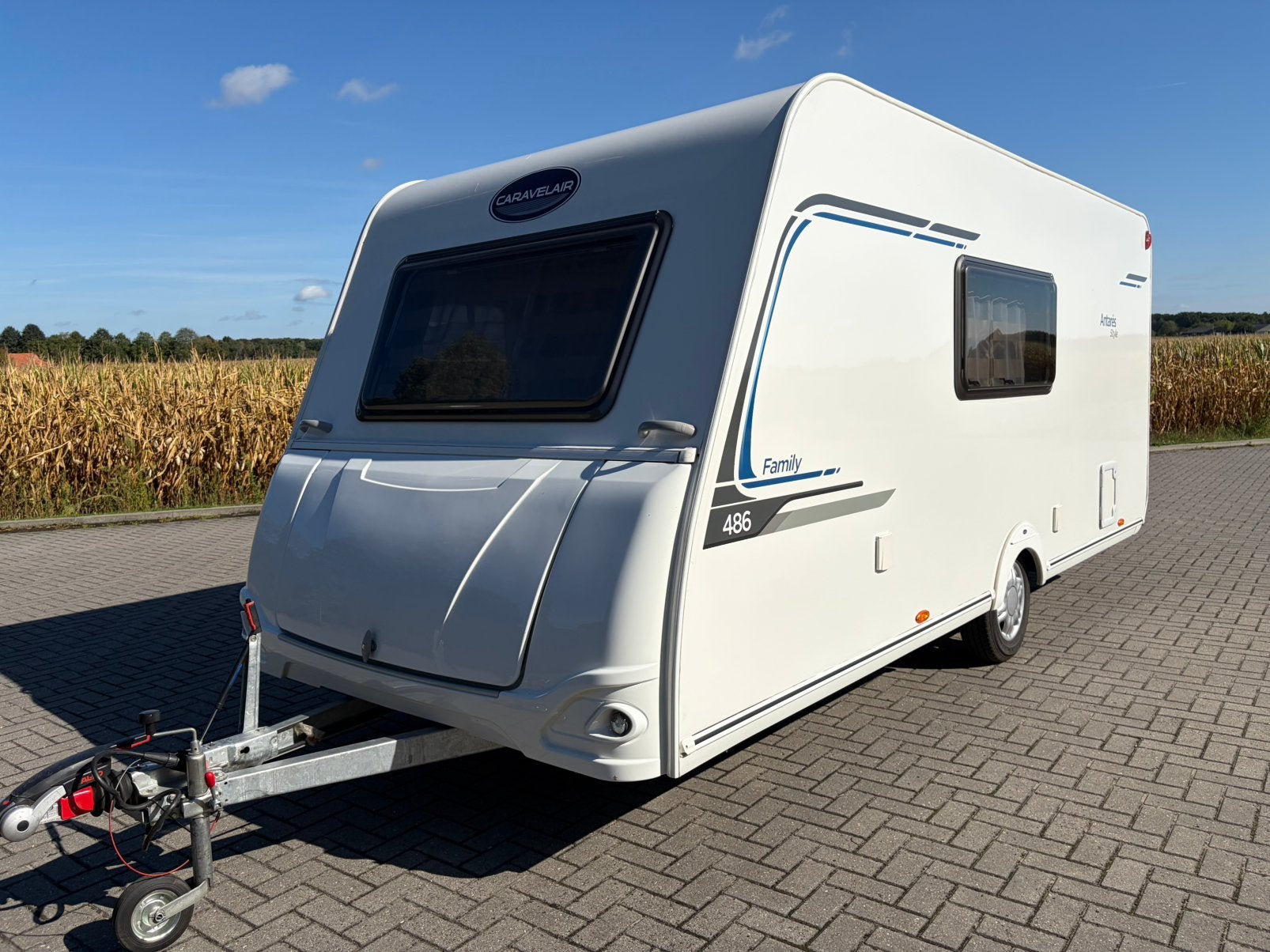 Caravelair 486 Antares Style MJ 2017 met voortent en luifel., Caravans en Kamperen, Dwarsbed, Treinzit, 4 tot 5 meter, Caravelair