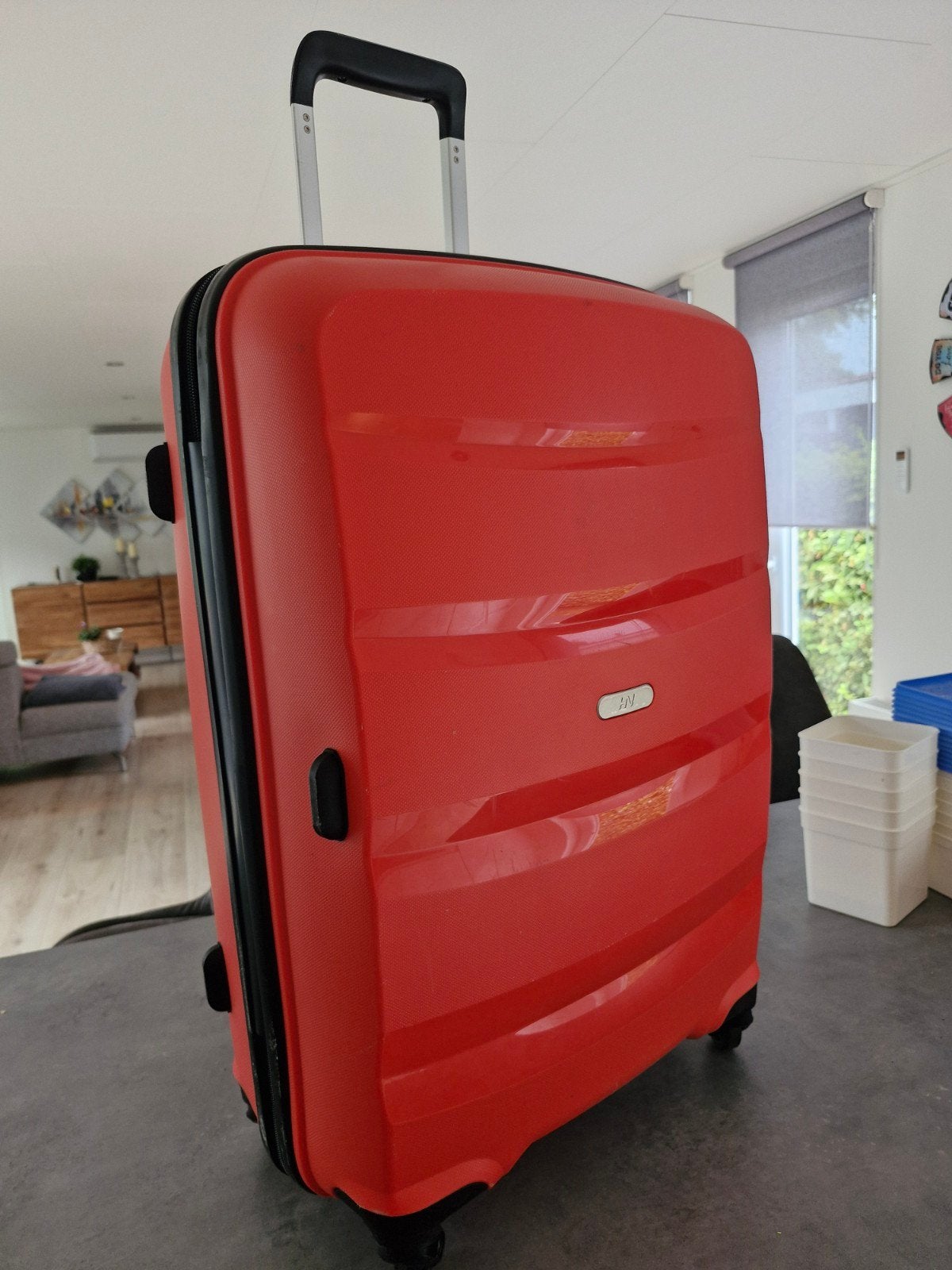 Rode koffer met wieltjes en slot, 60 tot 70 cm, Hard kunststof, Ophalen of Verzenden, Zo goed als nieuw