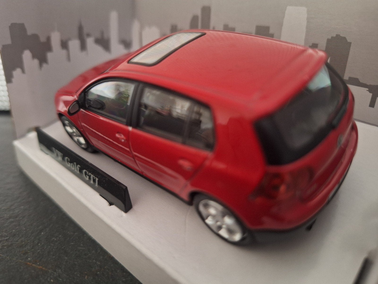 Volkswagen Golf V GTi Schaal 1:43, Hobby en Vrije tijd, Modelauto's | 1:43, Overige merken, Auto, Nieuw, Cararama