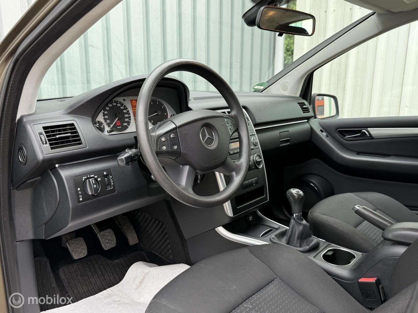 Mercedes B-klasse 180 Business Class | BlueEFFiCIENCY | PDC, Auto's, Voorwielaandrijving, Euro 5, Stof, Zwart