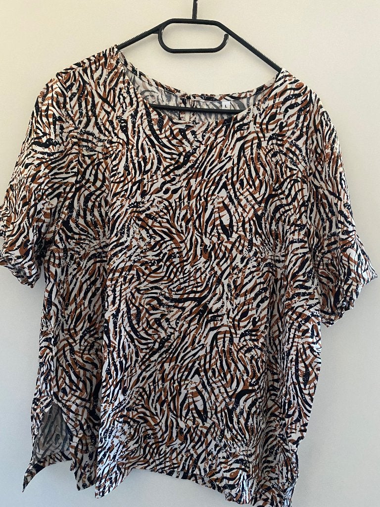blouse bruin/zwart/wit splitjes zijkant L, Ophalen of Verzenden, Nieuw, Maat 42/44 (L), Overige kleuren