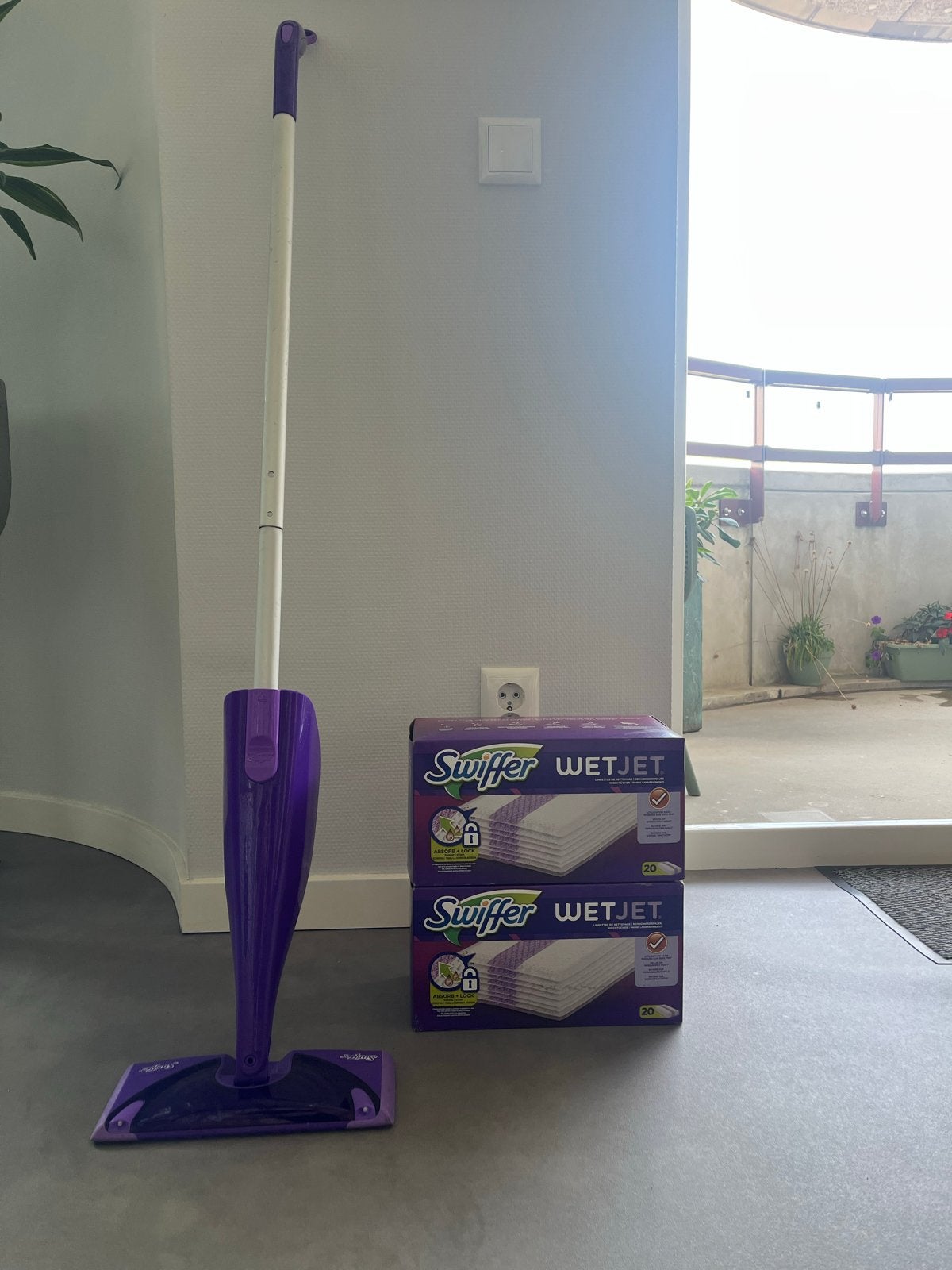 Swiffer WetJet dweil met 2x20 navullingen, Huis en Inrichting, Ophalen of Verzenden, Mop of Dweil